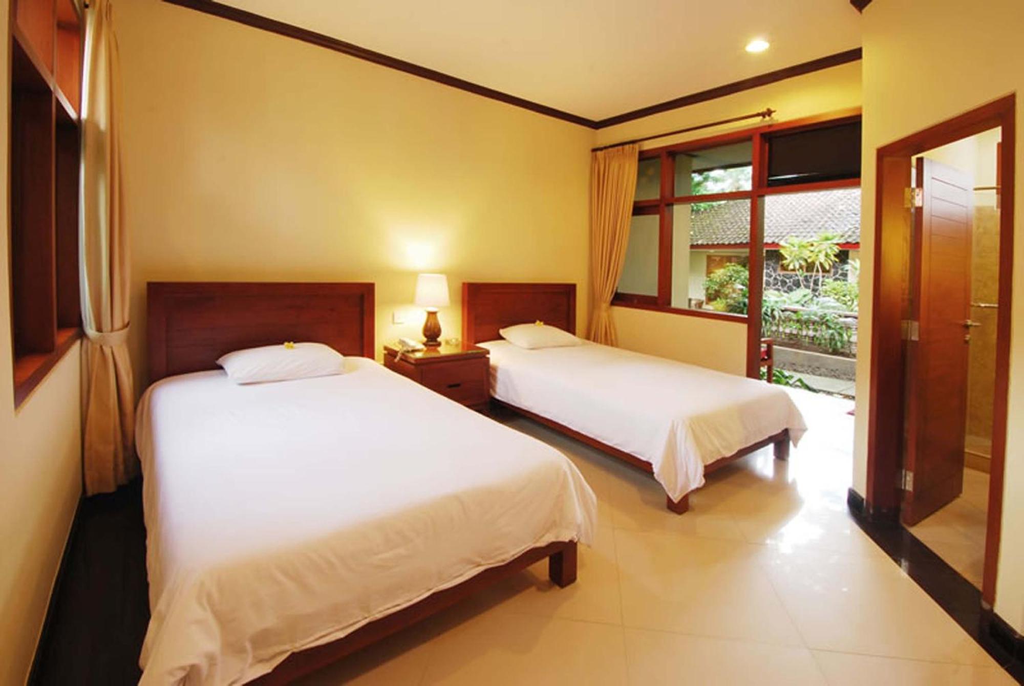 Yulia Beach Inn Kuta Kuta Lombok Dış mekan fotoğraf