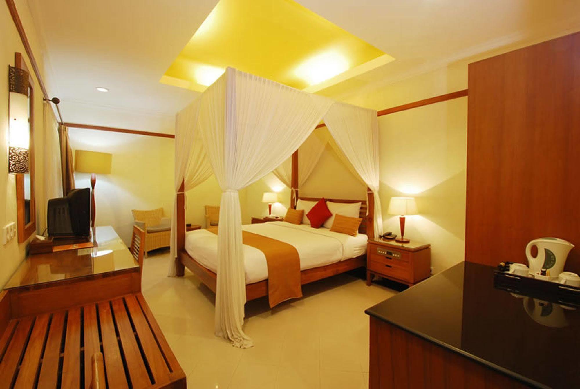Yulia Beach Inn Kuta Kuta Lombok Dış mekan fotoğraf