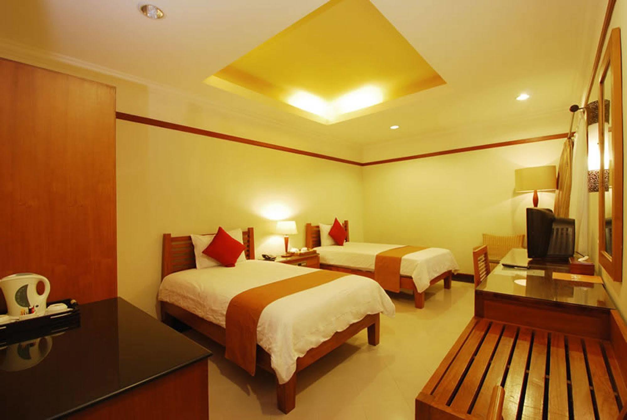 Yulia Beach Inn Kuta Kuta Lombok Dış mekan fotoğraf